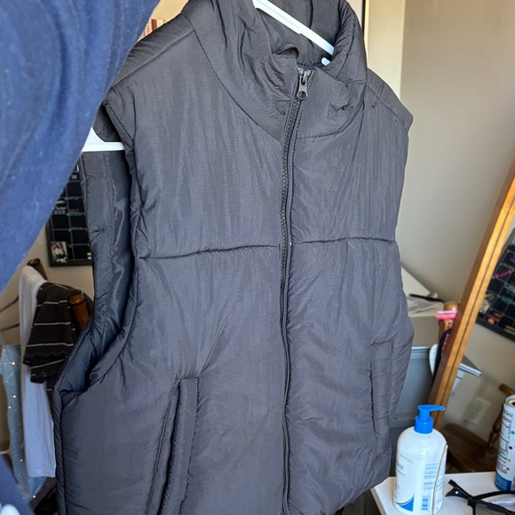 Forever 21 Charcoal Puffer Vest - Picture 1 of 3